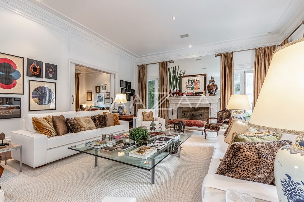 A estética clássica e impecável faz desta casa um lar exuberante. Na melhor localização da Cidade Jardim. - Foto 10