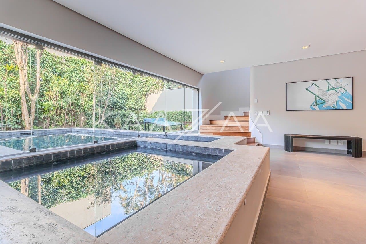 Casa completa em lazer, amplitude e privacidade, com 5 suítes. Em ótima localização na Cidade Jardim. - Foto 8