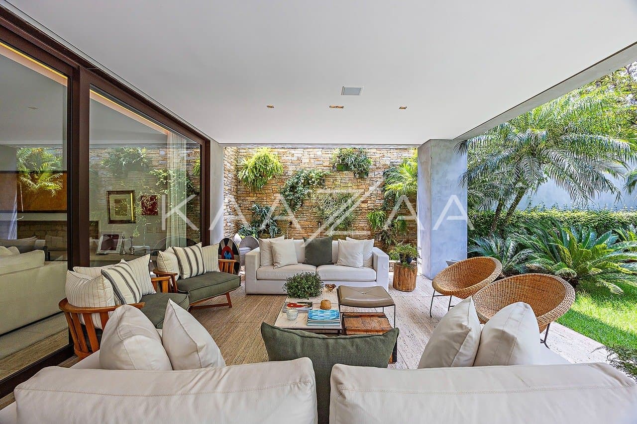 Arquitetura e paisagismo irretocáveis: casa no Jardim Paulistano. - Foto 12