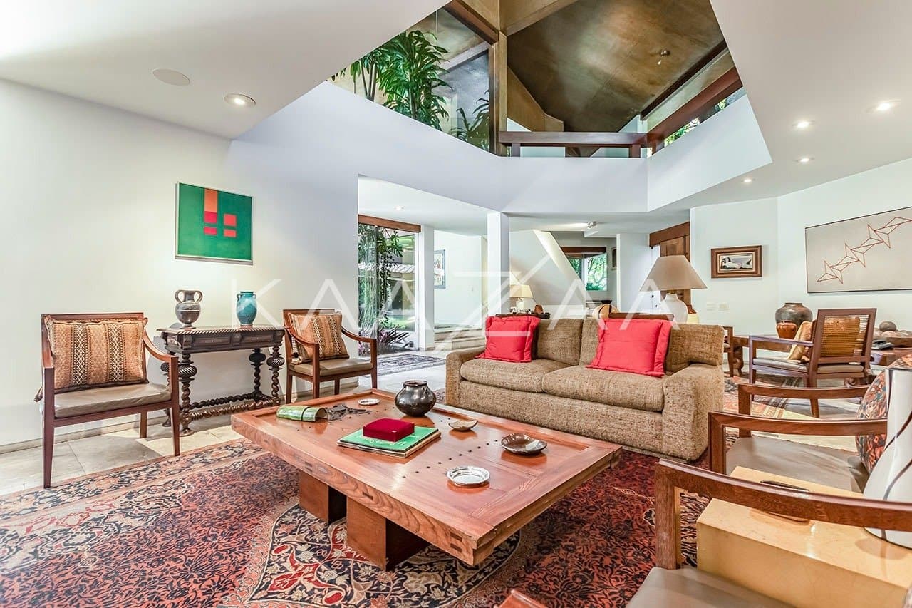 Com ares de casa de campo, uma residência espetacular no Jardim América. - Foto 11