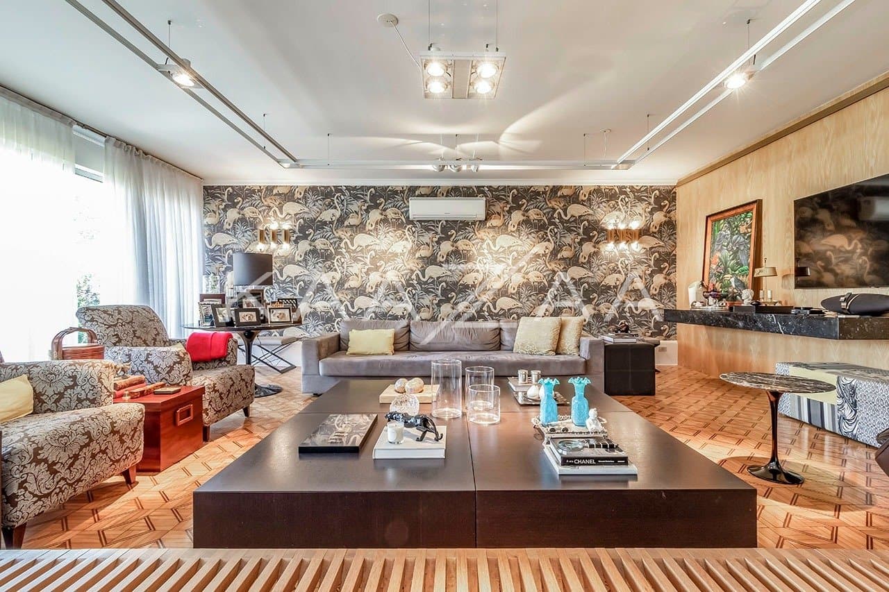 Casa pensada com bom gosto, materiais de primeira e muita brecha para o sossego. Em Alto de Pinheiros. - Foto 2