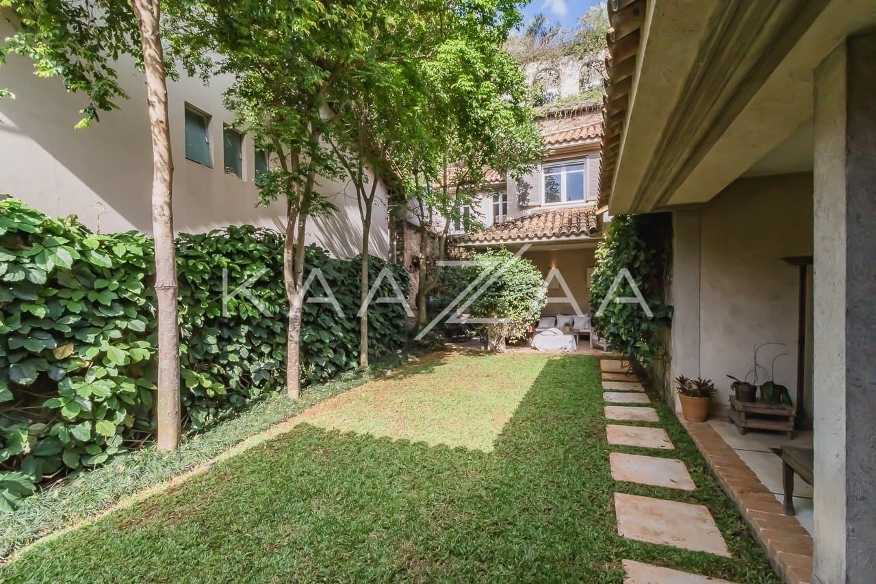 Casa muito ampla e ensolarada, em condominio de rua fechada com muita segurança na Cidade Jardim. - Foto 6