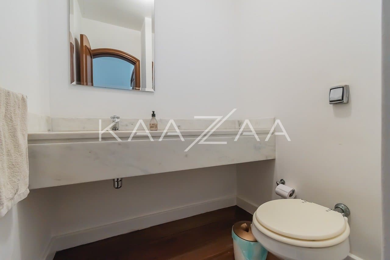 Casa com clima sossegado e muitos espaços para aproveitar, em Alto de Pinheiros. - Foto 4